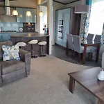 Pemberton Arrondale Lodge, Lakeside View *