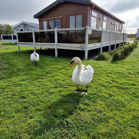 Pemberton Arrondale Lodge, Lakeside View Holiday park *