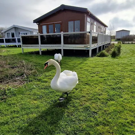 Pemberton Arrondale Lodge, Lakeside View * Flookburgh