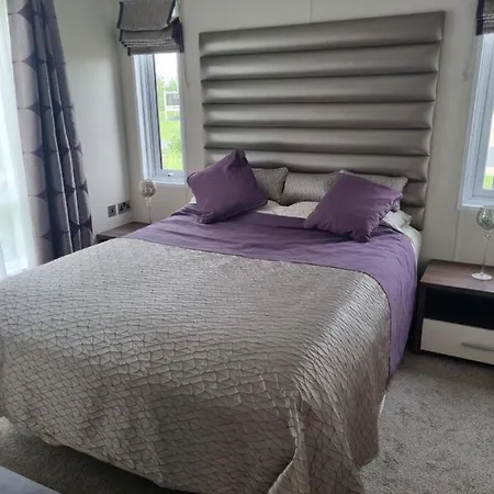 홀리데이파크 Pemberton Arrondale Lodge, Lakeside View Flookburgh