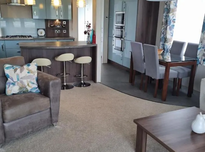 Pemberton Arrondale Lodge, Lakeside View *