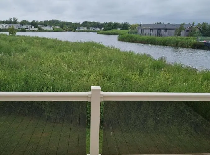 Pemberton Arrondale Lodge, Lakeside View Holiday park *